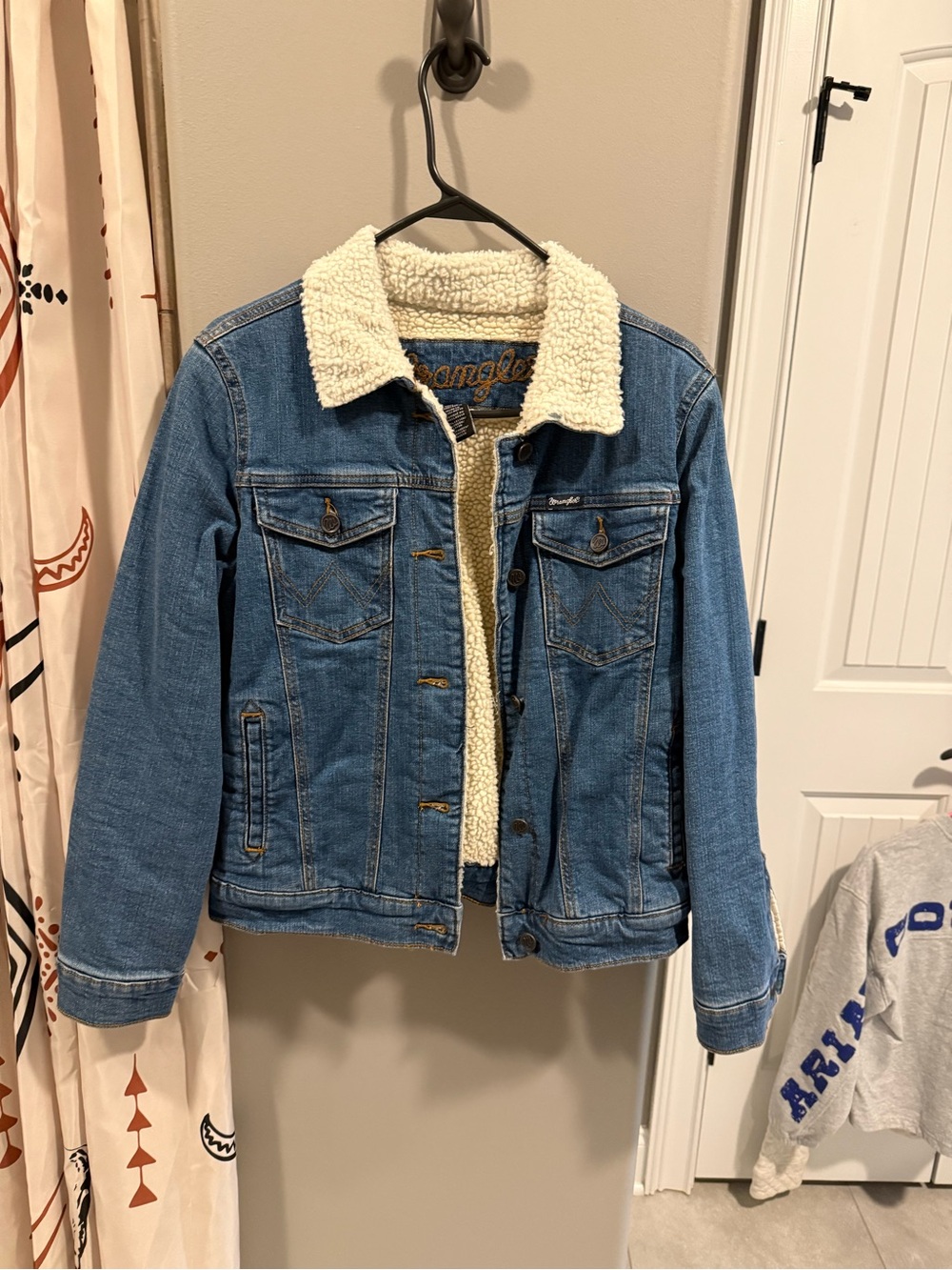 Wrangler women’s Blue Denim Sherpa Jacket